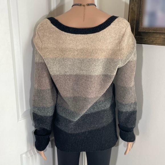 FREE PEOPLE Wool Neutral Color Block Sweater With Pocket & Wide Scoop Neck - Picture 2 of 7